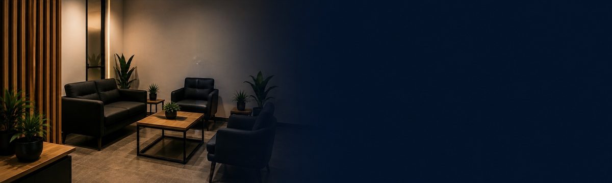 La zona de espera de IDEXIA, con sillones junto a la ventana